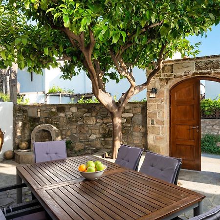 Villa Claudia In Lardos Exterior photo